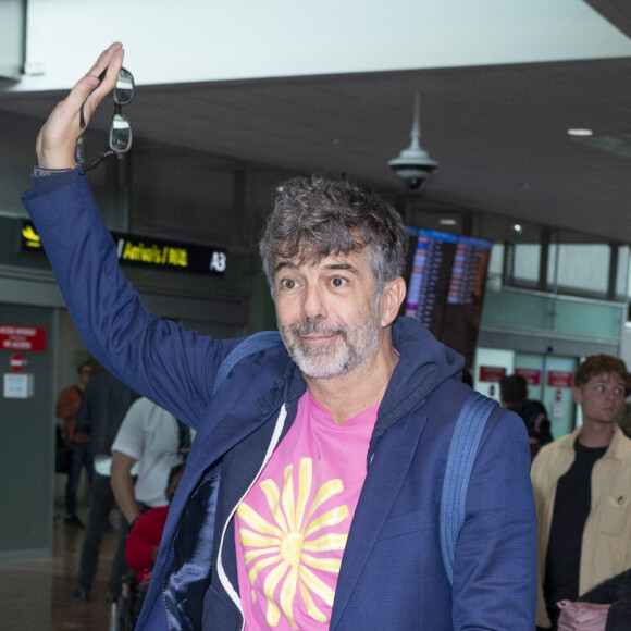 Stephane Plaza - Les célébrités arrivent à l'aéroport de Nice lors du 76ème Festival International du Film de Cannes, le 17 mai 2023. © Perusseau / Da Silva / Bestimage 