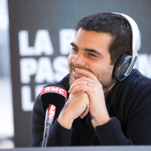 Matthieu Lartot lors des 10 ans de l'émission de RMC "Super Moscato Show" en direct depuis la péniche Jean Bruel à Paris, le 16 novembre 2017. © Cyril Moreau/Bestimage