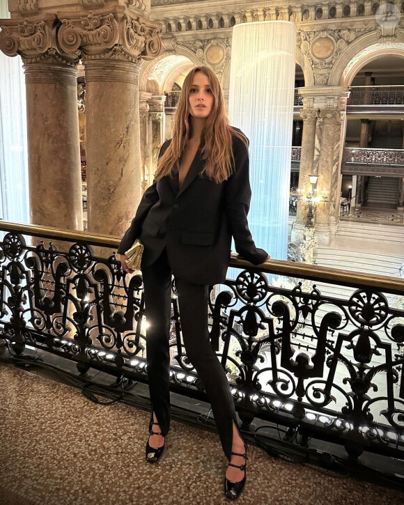 Modeuse confirmée, elle s'est dévoilée sublime dans une tenue révélatrice.
Rosalie, la fille de Jean-Luc Reichmann sur Instagram.