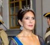 Sur place, l'homme politique français fut accueilli par la princesse Mary de Danemark
La princesse Mary de Danemark - Arrivées au dîner de gala pour le jubilé du roi Carl XVI Gustav de Suède ( 50ème anniversaire de l'accession au trône du roi) au Palais royal de Stockholm, Suède, le 15 septembre 2023.
