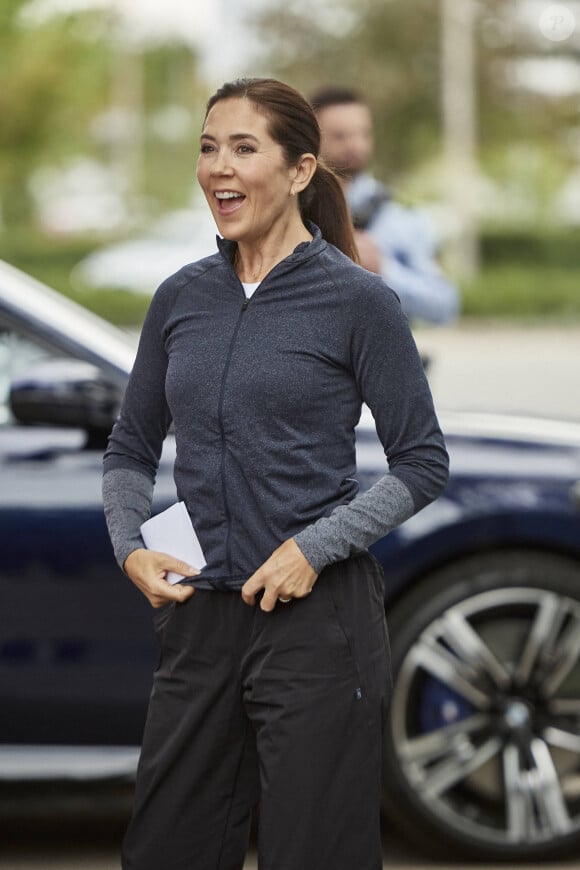 La princesse Mary de Danemark participe à une rencontre de tennis dans le cadre de sa fondation "Mary Fonden" à Soborg le 29 août 2023. 