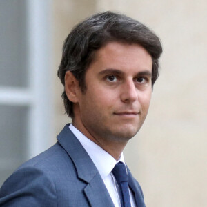 Gabriel Attal a récemment été nommé ministre de l'Éducation nationale
Le ministre de l'éducation, Gabriel Attal à la sortie du conseil des ministres, au palais de l'Elysée, à Paris, France. © Stéphane Lemouton/Bestimage 