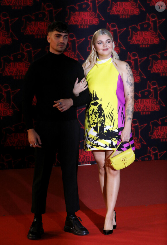 Florian Rossi et sa compagne Louane Emera lors de la 23ème édition des NRJ Music Awards 2021 au Palais des Festivals de Cannes, le 20 novembre 2021. © Dominique Jacovides/Bestimage 