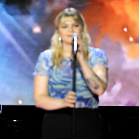 Exclusif - Louane Emera et Florian Rossi - Enregistrement de l'émission "La soirée extraordinaire : La musique comme vous ne l'avez jamais vue", qui sera diffusée le 30 juin sur M6. Les décors de l'émission apparaîtront en réalité augmentée (AR). Des artistes seront à l'honneur dans cette émission, dans des " décors dignes des effets spéciaux des plus grands films " © Gaffiot-Moreau / Bestimage 