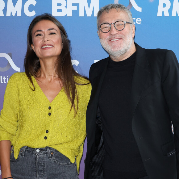 Julie Hammett et Laurent Ruquier lors de la conférence de presse de rentrée BFM TV. - RMC du groupe Altice France à Paris, France, le 31 août 2023. © Coadic Guirec/Bestimage 
