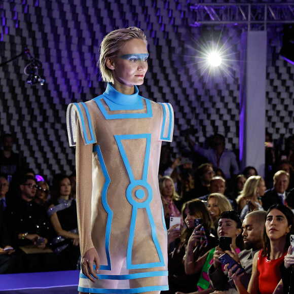 Défilé Pierre Cardin "Collection Prêt-à-Porter Printemps/Eté 2024" lors de la Fashion Week de Paris, le 26 septembre 2023. 