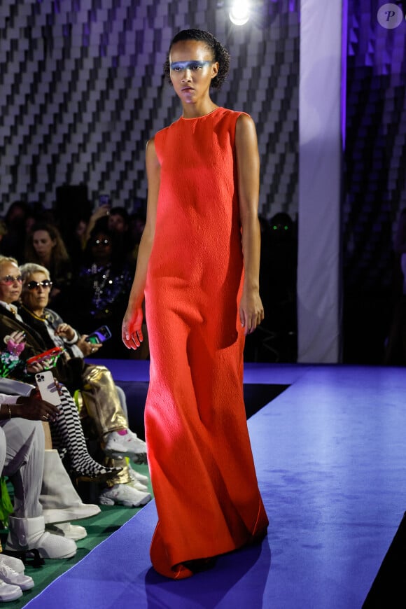 Défilé Pierre Cardin "Collection Prêt-à-Porter Printemps/Eté 2024" lors de la Fashion Week de Paris, le 26 septembre 2023. 