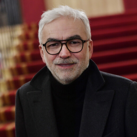 Exclusif - Pascal Praud lors de la première de la pièce de théâtre "L'avare" au Théâtre des Variétés à Paris le 15 janvier 2022 © Rachid Bellak / Bestimage 