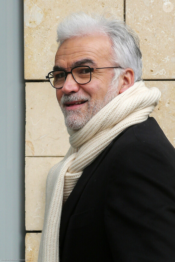 Exclusif - Le journaliste Pascal Praud arrive aux studios de la radio RTL à Paris le 12 mars 2020. Le parquet de Paris a ouvert une enquête après la diffusion d'un morceau du rappeur Sneazzy, accusé de menacer le journaliste Pascal Praud. © Panoramic / Bestimage  