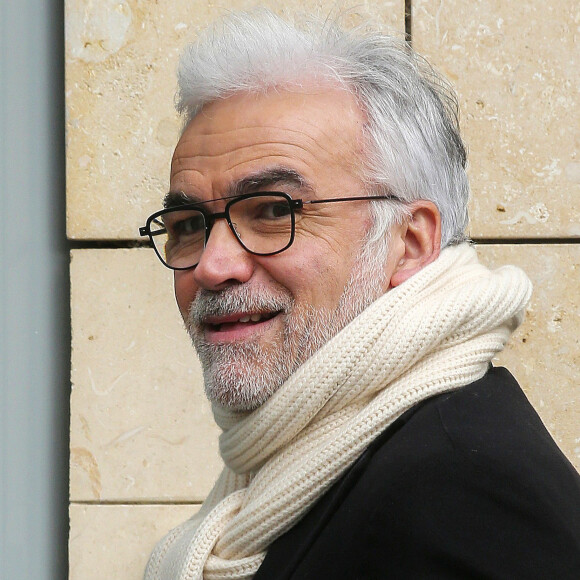 Exclusif - Le journaliste Pascal Praud arrive aux studios de la radio RTL à Paris le 12 mars 2020. Le parquet de Paris a ouvert une enquête après la diffusion d'un morceau du rappeur Sneazzy, accusé de menacer le journaliste Pascal Praud. © Panoramic / Bestimage  