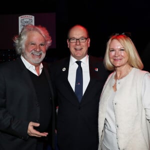 Exclusif - Roland Magdane et son épouse, le prince Albert II de Monaco - Dîner de gala pour célébrer le 200ème anniversaire de la création du corps des carabiniers de la principauté de Monaco à la salle des Etoiles à Monaco, le 8 décembre 2017. © JC Vinaj/Pool Restreint Monaco/Bestimage 