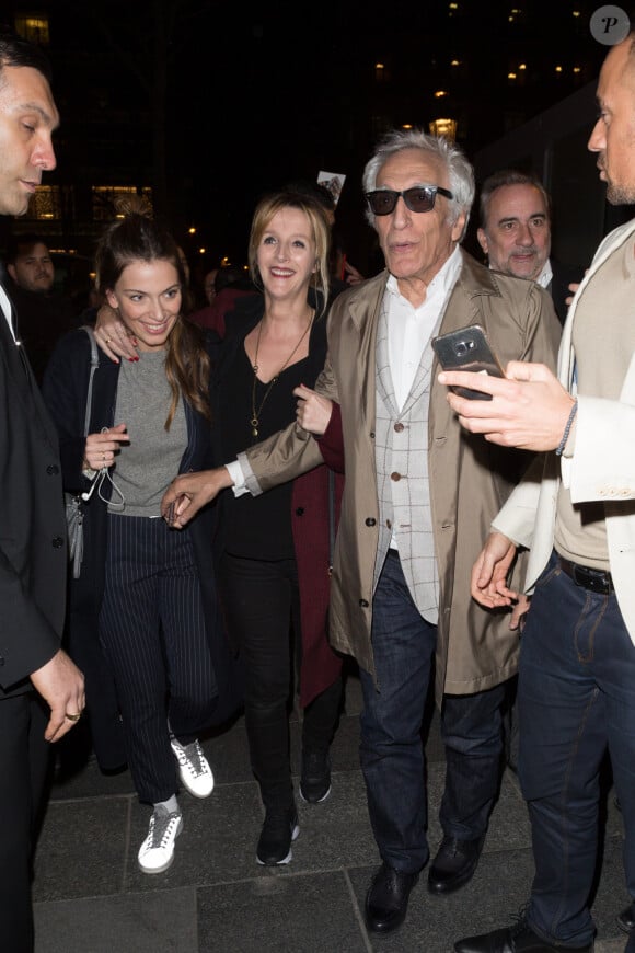 Gérard Darmon, sa femme Christine et Antoine Dulery arrivent à l'avant-première du film "Chacun sa vie" au cinéma UGC Normandie à Paris, France, le 13 mars 2017. © Agence/Bestimage 