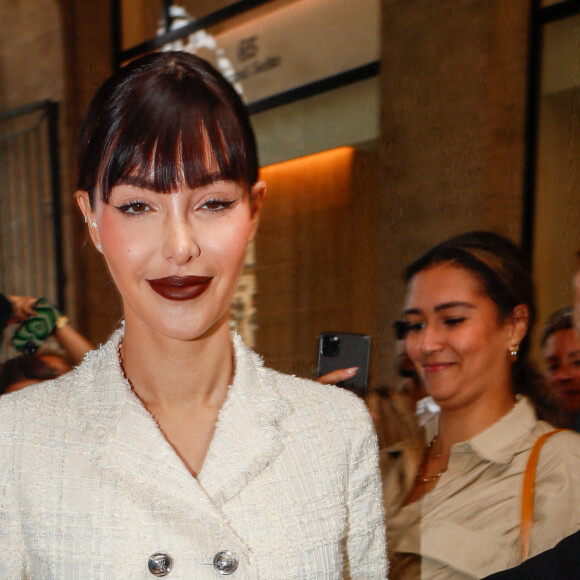 Nabilla Vergara - Arrivées au défilé Giambattista Valli prêt à porter femme Printemps/Été 2024 lors de la Fashion Week de Paris (PFW), au Pavillon Vendôme, à Paris, France, le 29 septembre 2023. © Christophe Clovis/Bestimage