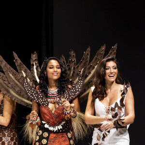 Rachel Legrain-Trapani et Clemence Botino lors du défilé d'ouverture du salon du chocolat 2022 à Paris porte de Versailles le 27 octobre 2022. © Pierre Perusseau / Veeren / Bestimage 