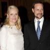 Haakon et Mette-Marit de Norvège, suffisamment remise de sa blessure aux cervicales, sont en visite en Malaisie, début mars 2010