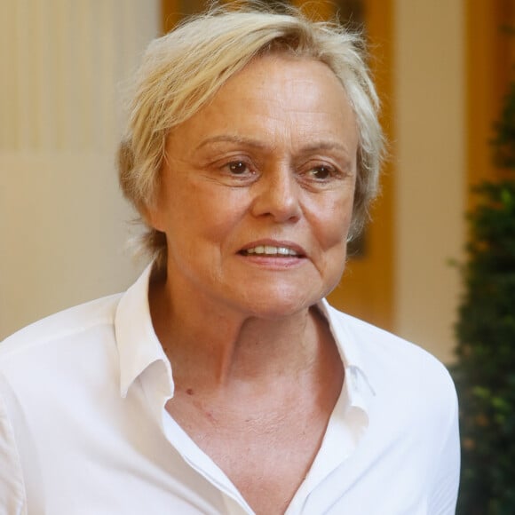 Une fiction poignante dans laquelle elle joue une grand-mère qui suspecte son fils d'inceste.
Muriel Robin - Arrivées à l'enregistrement de l'émission "Vivement Dimanche" présentée par M. Drucker qui sera diffusée le 17 septembre 2023 sur France 3 au studio Gabriel à Paris, France, le 06 septembre 2023. © Christophe Clovis / Bestimage 