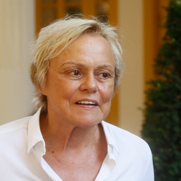 Muriel Robin - Arrivées à l'enregistrement de l'émission "Vivement Dimanche" présentée par M. Drucker qui sera diffusée le 17 septembre 2023 sur France 3 au studio Gabriel à Paris, France, le 06 septembre 2023. © Christophe Clovis / Bestimage 