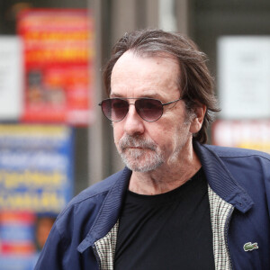 Jean-Hugues Anglade - Arrivées des célébrités aux obsèques de Jane Birkin en l'église Saint-Roch à Paris. Le 24 juillet 2023 © Jacovides-KD Niko / Bestimage 