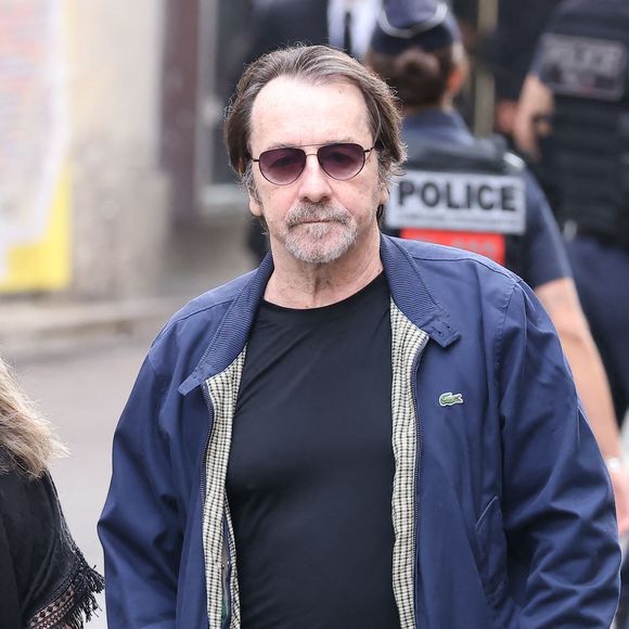 L'occasion d'évoquer Émile et Pierre-Louis.
Jean-Hugues Anglade - Arrivées des célébrités aux obsèques de Jane Birkin en l'église Saint-Roch à Paris. Le 24 juillet 2023 © Jacovides-KD Niko / Bestimage 