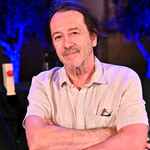 Jean-Hugues Anglade est à retrouver ce soir sur Arte dans le film "La Reine Margot".
Exclusif - Jean-Hugues Anglade après la lecture de "Je me suis bien amusé. Au revoir et merci" lettres de Romain Gary, mise en scène de Jérémie Lippmann et adaptatée par Virginie Berling lors de la soirée de clôture, dans la cour du château de Grignan, du festival de la Correspondance de Grignan, France. © Bruno Bebert/Bestimage 