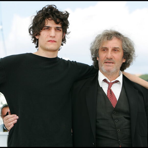 Confrontée aux accusations qui ciblent son père, l'actrice a botté en touche à propos de ce "sujet compliqué à évoquer".
Louis et Philippe Garrel - 61e festival de Cannes 2008 - Photocall du film "La frontière de l'aube".