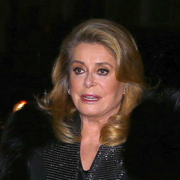 Exclusif - Catherine Deneuve et sa fille Chiara Mastroianni arrivent à la soirée "Belle de Jour" organisé par Saint Laurent au musée le MOMA à New York le 19 décembre 2018. 