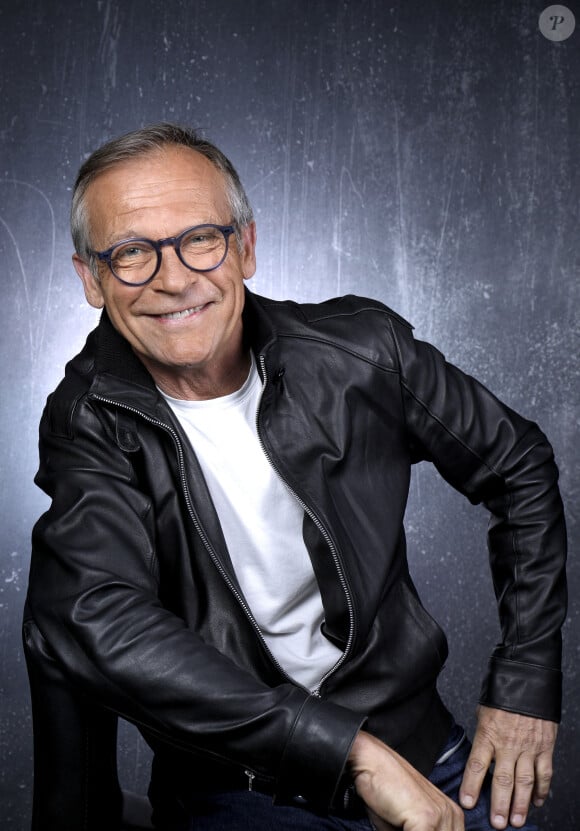 "Il a fallu faire pas mal de travaux d'aménagement pour l'intérieur, changer des cloisons pour installer un dressing, un bureau" disait-il à Côté Maison
Exclusif - Portrait de Laurent Bignolas à Paris, le 9 mai 2023. © Cédric Perrin/Bestimage 