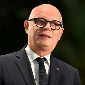 Christian Estrosi, le maire de Nice, avec sa femme, Laura Tenoudji Estrosi et son invité d'honneur Edouard Philippe, a orchestré "Lou Festin Nissart", un diner amical et convivial autour du maire, au jardin Albert 1er sur la Coulée Verte à Nice le 1 septembre 2023. © Bruno Bebert/Bestimage