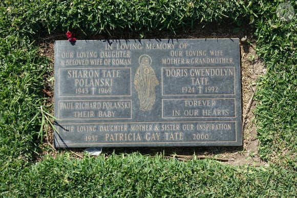 Photos de la tombe de Sharon Tate et de son enfant Paul Richard Polanski dans la cimetière Sainte-Croix à Culver en Californie. Sharon Tate a été assassiné par la 'Manson Family' alors qu'elle était enceinte de 8 mois, le 9 août 1969.