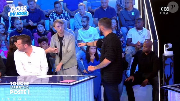 Un spectateur perturbe "TPMP" en plein direct.