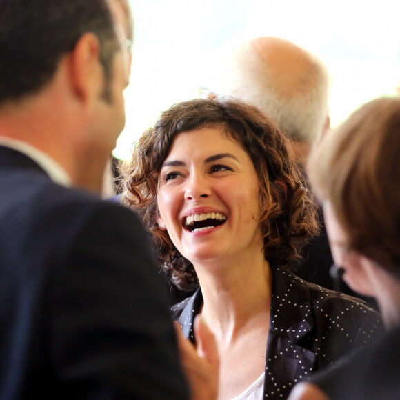 Être maman restera à tout jamais son plus beau rôle. 
Audrey Tautou - Inauguration du nouveau chai du Château Les Carmes Haut-Brion dessiné par Philippe Starck et Luc-Arsène Henry à Bordeaux le 24 juin 2016. Le domaine, qui produit des crus de Pessac-Léognan, est la propriété du groupe immobilier Pichet. Ce nouveau chai a une surface de 2000 mètres carrés sur quatre niveaux et représente un investissement de neufs millions d'euros. © Patrick Bernard / Quentin Salinier / Bestimage 
