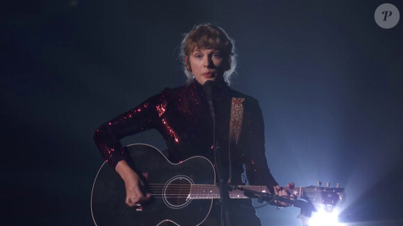 Taylor Swift chante betty (Live from the 2020 Academy of Country Music Awards), le 18 septembre 2020 