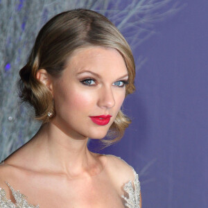 Taylor Swift - Diner de gala "Centrepoint Winter Whites" a Londres le 26 novembre 2013. 