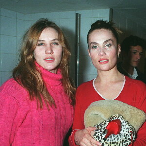 Emmanuelle et Mathilde Seigner avec leur mère