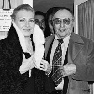 souvenir de sa 1ère nuit avec Loulou Gasté. "L'amour physique", elle le vivra avec un autre.
Portrait non daté de Loulou Gasté et Line Renaud à Paris, le 9 novembre 1975.