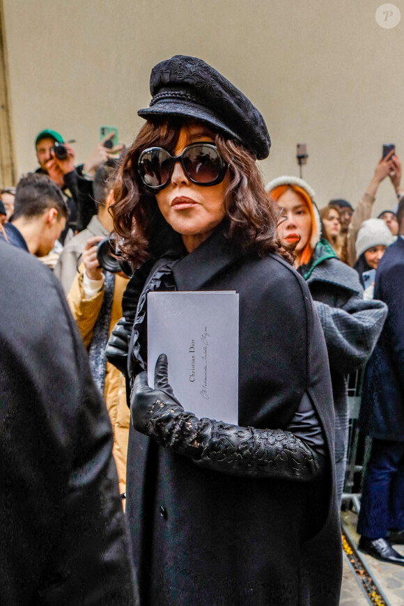 Isabelle Adjani - Arrivées au défilé de mode Haute-Couture Christian Dior au musée Rodin lors de la Fashion Week Printemps-été 2023 de Paris, France, le 23 janvier 2023. © Veeren-Clovis/Bestimage