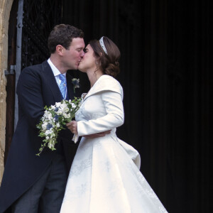 La princesse Eugenie et son mari Jack Brooksbank - Sorties après la cérémonie de mariage de la princesse Eugenie d'York et Jack Brooksbank en la chapelle Saint-George au château de Windsor le 12 octobre 2018. 