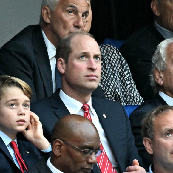 Le prince William et son fils le prince George - Quart de finale de la Coupe du monde de Rugby 2023 entre le Pays de Galles et l'Argentine. Marseille, le 14 octobre 2023. © Bruno Bebert / Bestimage