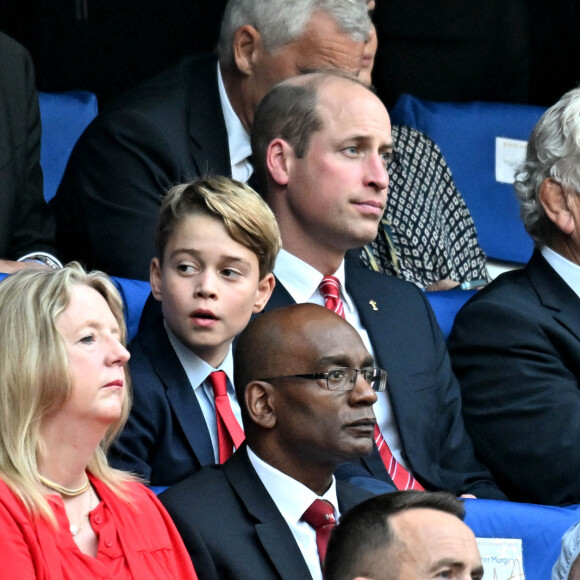 Le prince William et son fils le prince George - Quart de finale de la Coupe du monde de Rugby 2023 entre le Pays de Galles et l'Argentine. Marseille, le 14 octobre 2023. © Bruno Bebert / Bestimage