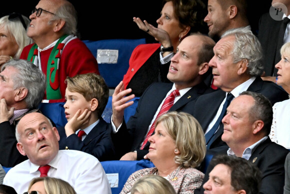 Le prince William et son fils le prince George - Quart de finale de la Coupe du monde de Rugby 2023 entre le Pays de Galles et l'Argentine. Marseille, le 14 octobre 2023. © Bruno Bebert / Bestimage