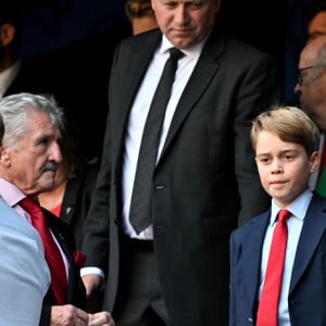 Le prince William et son fils le prince George - Quart de finale de la Coupe du monde de Rugby 2023 entre le Pays de Galles et l'Argentine. Marseille, le 14 octobre 2023. © Bruno Bebert / Bestimage