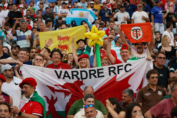 On savait que le prince William allait s'installer dans les tribunes VIP du Stade Vélodrome de Marseille le 14 octobre 2023.
Supporters du Pays de Galles - Coupe du Monde de Rugby France 2023 - Match de quart de finale "Pays de Galles - Argentine (17-29)" à Marseille, le 14 octobre 2023.