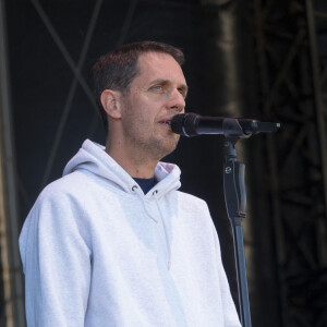 Le chanteur Fabien Marsaud dit Grand Corps Malade en répétition sur la scène du festival du Printemps de Pirogues à la Plaine de l'Ain à Saint-Vulbas (01), France le 01/07/2022. © Sandrine Thesillat / Panoramic / Bestimage 