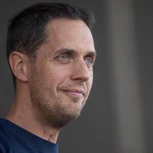 Le chanteur Fabien Marsaud dit Grand Corps Malade sur la scène du festival du Printemps de Pirogues à la Plaine de l'Ain à Saint-Vulbas (01), France le 01/07/2022. © Sandrine Thesillat / Panoramic / Bestimage 