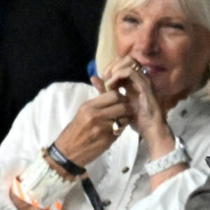 Catherine (Kate) Middleton, princesse de Galles, assiste au quart de finale Angleterre-Fidji, coupe du monde de rugby 2023, au Stade Vélodrome à Marseille le 15 octobre 2023. À ses côtés Rob Briers et Bill Beaumont. © Bruno Bebert / Bestimage 