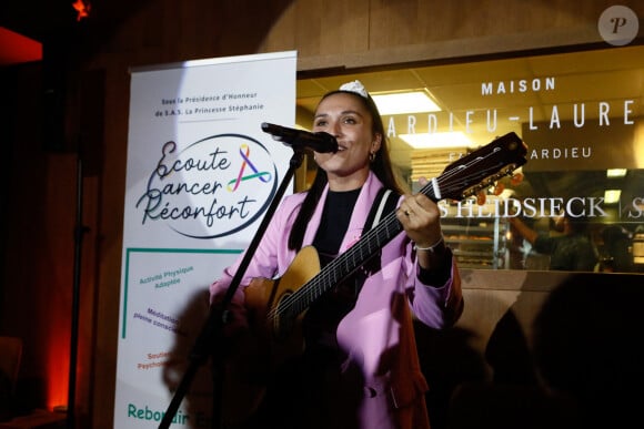 Exclusif - la chanteuse Camille Esteban - 10 ans du cocktail dinatoire " A Claudine" au profit de l'association Ecoute Cancer Reconfort au MonParis! le 16 octobre 2023. © Anne-Sophie Guebey via Bestimage