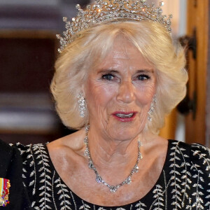 La reine consort d'Angleterre Camilla Parker Bowles lors d'un dîner à la Mansion House à Londres, en l'honneur du travail des institutions civiques de la ville de Londres. Le 18 octobre 2023 