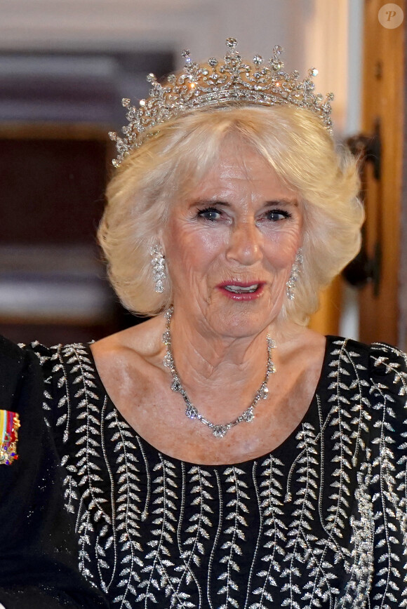 La reine consort d'Angleterre Camilla Parker Bowles lors d'un dîner à la Mansion House à Londres, en l'honneur du travail des institutions civiques de la ville de Londres. Le 18 octobre 2023 