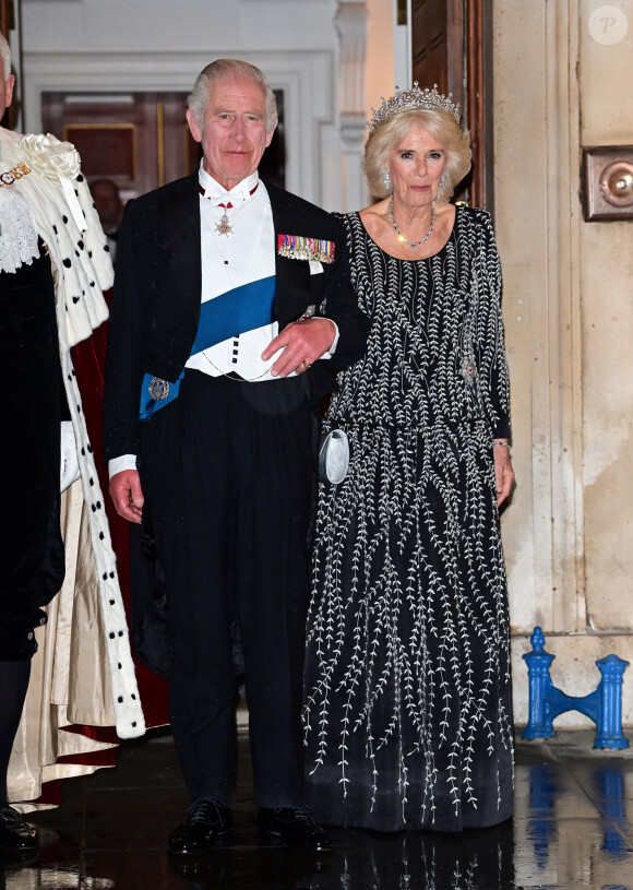 Le roi Charles III d'Angleterre et la reine consort Camilla Parker Bowles lors d'un dîner à la Mansion House à Londres, en l'honneur du travail des institutions civiques de la ville de Londres. Le 18 octobre 2023 