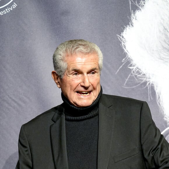 Claude Lelouch - Photocall de la cérémonie de remise du Prix Lumière à W.Wenders à l'occasion de la 15ème Edition du Festival Lumière de Lyon. Le 20 octobre 2023 © Sandrine Thesillat / Panoramic / Bestimage 